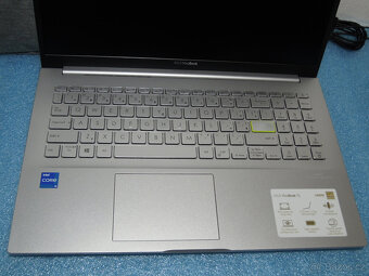 ASUS VivoBook 15.6“ 16GB 512GB Full HD Podsvit i5 IrisXe - 9