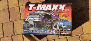 Traxxas T-maxx - 9