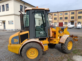 JCB 407 B ČELNÍ NAKLADAČ 4,8 TUN JCB 407 B - 9