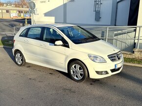 Mercedes B class benzín 180 2010 - 9