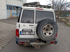 Prodám Toyota HZJ 5 místná - 9