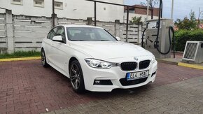 BMW 330e iPerformance M-Paket - 9