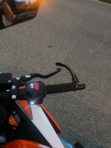 KTM RC 125 ( r.v. 2023 ) + AKRAPOVIC + odpočet DPH - 9