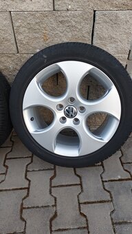 Alu kola 5x112 r17 originál vw Golf V GTI letní pneu - 9