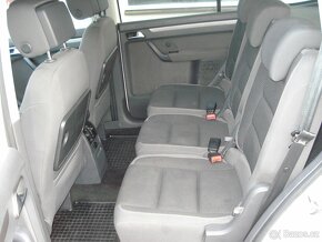 VOLKSWAGEN TOURAN 2.0 TDI DSG(AUTOMAT),NAVI,SERVISKA - 9