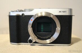 Fujifilm X-M1 – tělo na díly + nabíječka + 2xbaterka - 9