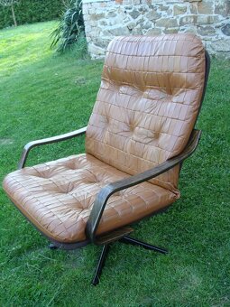 Kožené Vintage křeslo na nožce - 9