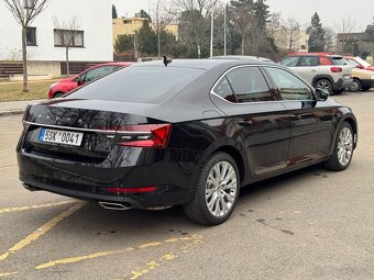 Prezidentská Škoda Superb 2.0 TSI 206 kW po FL, 4x4, automat - 9