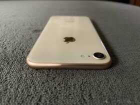 iPhone 8 RoseGold - 9