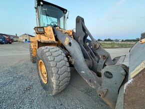 Kolový nakladač Volvo L90C - 9