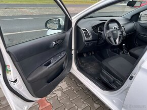 Hyundai I20 1.2 63kw LPG kou. ČR serviska - 9