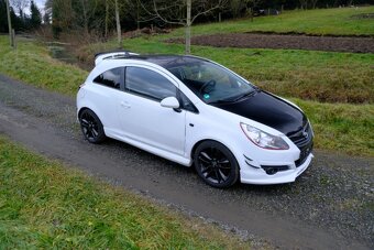 Opel Corsa D 1.4 OPC Line 64kw 2010 - 9