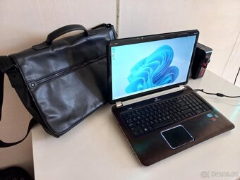 HP Pavilion dv7--UHLOPRICKA 17.3--8 GB RAM - 9