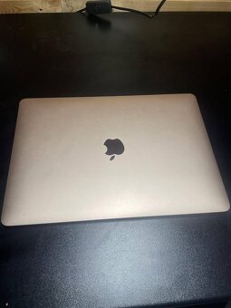 Macbook Air 13.3” 2020 zlatý - 9