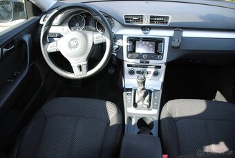 VW Passat kombi 1.6TDi 77kW - climatronic - tažné zař. - 9