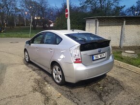 Toyota Prius Hybrid - 9