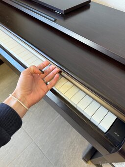 Prodám digitální piáno Yamaha YDP-161 - 9