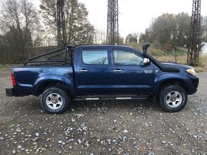 Toyota hilux 3.0 - 9