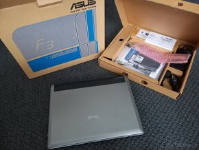 Prodám starý notebook Asus F3E - 9