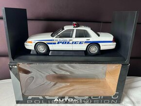 1:18 Autoart, POLICE - 9