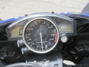 Yamaha YZF-R6 - 9