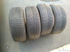 Prodám celoroční pneu Michelin 205/55 R16 DOT 4719 - 9