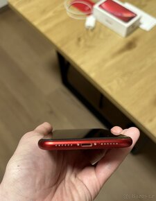 Apple iPhone Xr Red 64 GB - 9