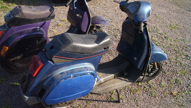 2x Piaggio Vespa 50 - 9