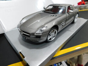 model auta Mercedes  SLR AMG / SL 500 1:18 - 9