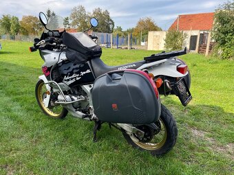 Honda XRV 750 Africa Twin - 9