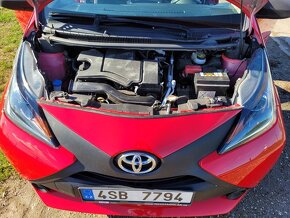 2018 Toyota Aygo 1.0 VVT-I červená 43 000 km - 9