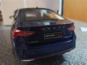 Škoda Octavia IV. PRO. 1:18 . - 9