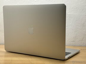 MacBook Pro 13” 2019/16GB RAM/Intel i7/256GB SSD/Záruka - 9