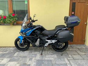 CF Moto 650 MT - 9