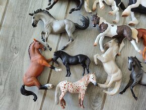 Schleich a Collecta koně - 9