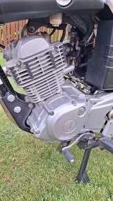 YAMAHA YBR 125 - 9