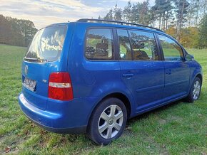 VW Touran 1,6, 85kW, najeto 186tKm,serviska,r.v.2006 - 9