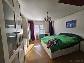 Rodinný dům s velkým pozemkem 1750 m2 - 9