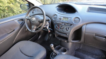 Toyota Yaris 1.0i 48kw rok 2005 STK 01/2026 Euro3 původ ČR - 9