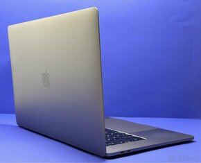 MacBook Pro 15” 2018 /16GB/Intel i7/256GB SSD/Záruka - 9