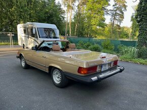 Mercedes-Benz 380 SL r.1984 zlatá/palomino - 9