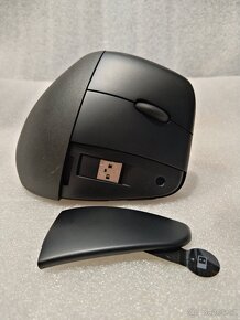 HP 925 Ergonomic Vertical Mouse, Bluetooth a USB - 9