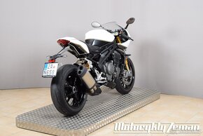 Triumph Speed Triple 1200 RR - 9