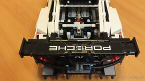 LEGO Technic 42096 Porsche 911 RSR - 9