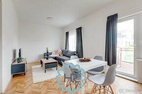 Pronájem zrekonstruovaného bytu 3+kk, 72 m2 - Praha - Strašn - 9