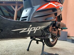 Skutr ZIPP 50ccm 2013,Perfektní stav,Málo jetá - 9