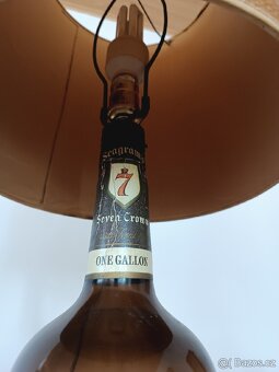 Stylová stolní lampa láhev whisky dovoz USA One gallon TOP - 9