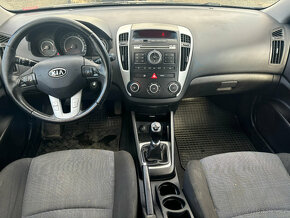 Kia Ceed - 9