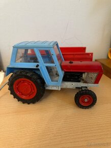 Traktor zetor s vlečkou . KDN. - 9