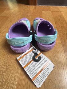 Crocs Frozen vel. 22/24 (C 6/7) - 9